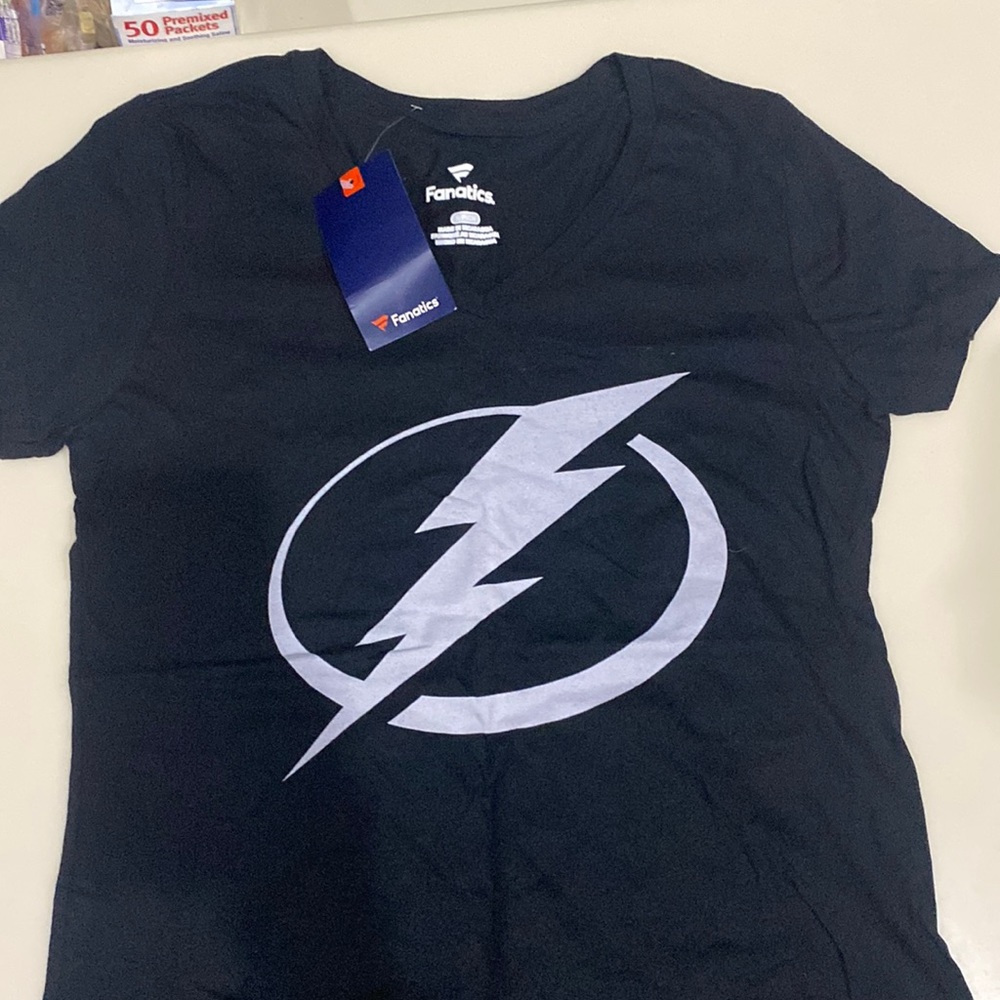 Tampa Bay Lightning Fanatics Branded Women's Team Logo V-Neck T-Shirt - Black